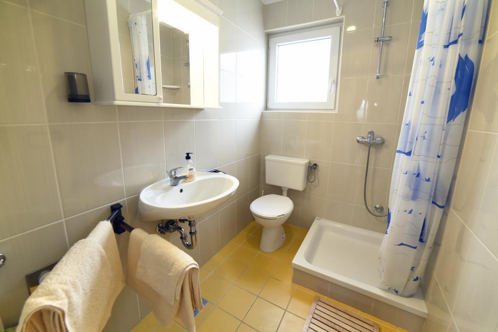 Apartments Galic Kampor Екстер'єр фото