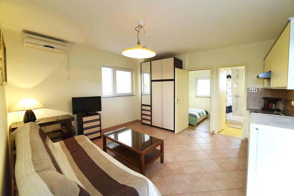 Apartments Galic Kampor Екстер'єр фото