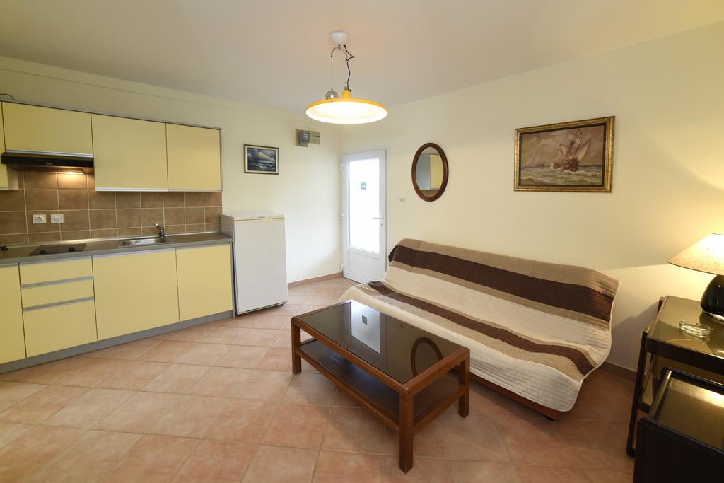 Apartments Galic Kampor Екстер'єр фото